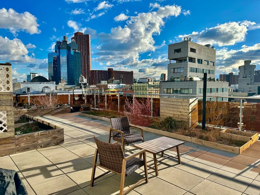 Luxury in Little Italy 2 Bedroom Private Balcony - Image 1