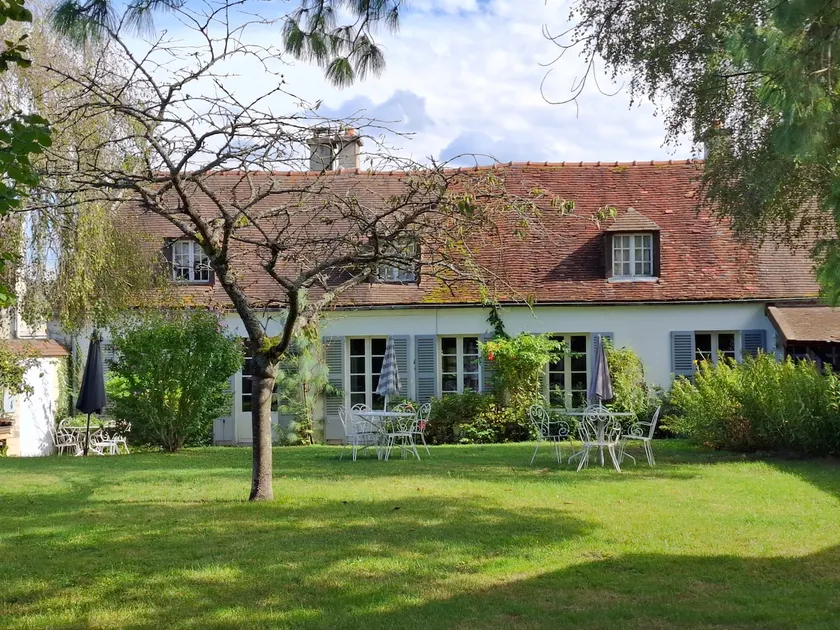 Character house near Compiègne - Image 1