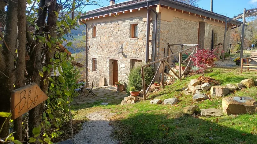 Bologna hill coutryside Ancient Stone House - Image 1