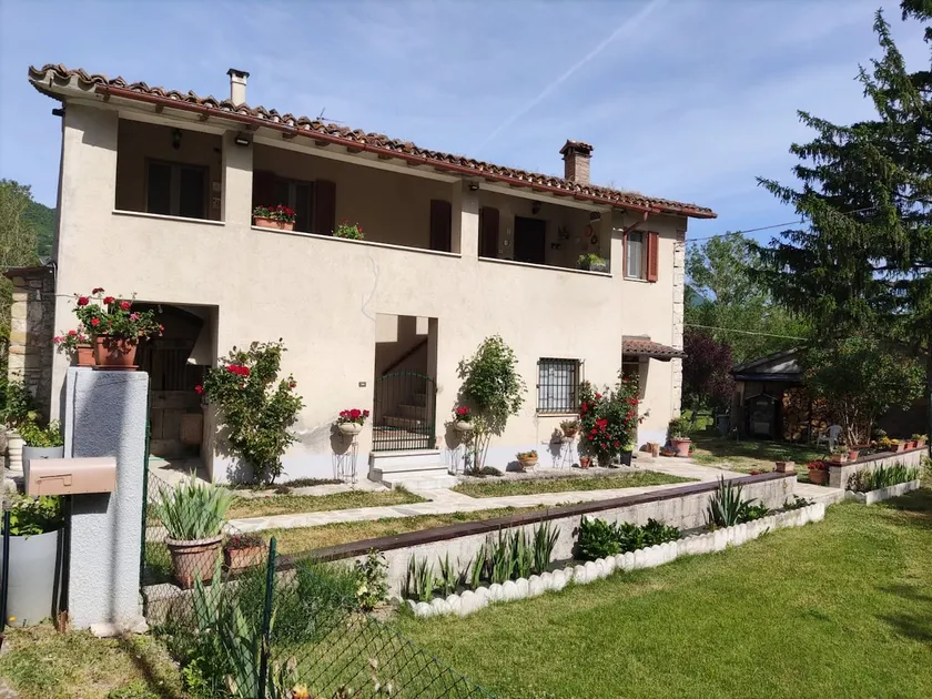 House in the countryside with garden, Wi-Fi and parking - Image 1