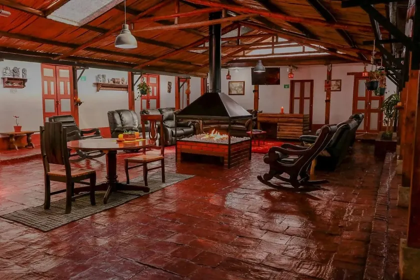 Mi casa amarilla - Image 1