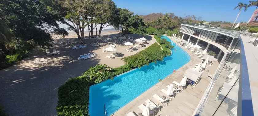 Luxury Apartment with private beach - Image 1