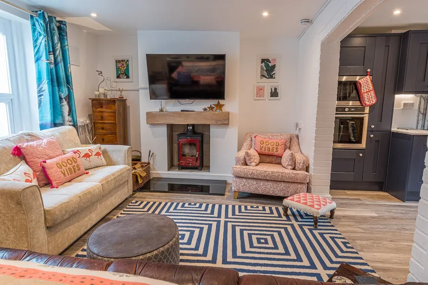 Seaside Beach Apartment HotTub & woodburning fire - Image 1