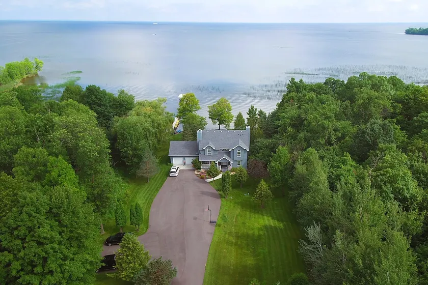 Lakeside Retreat on Cove Bay  - Perfect for Families! - Image 1
