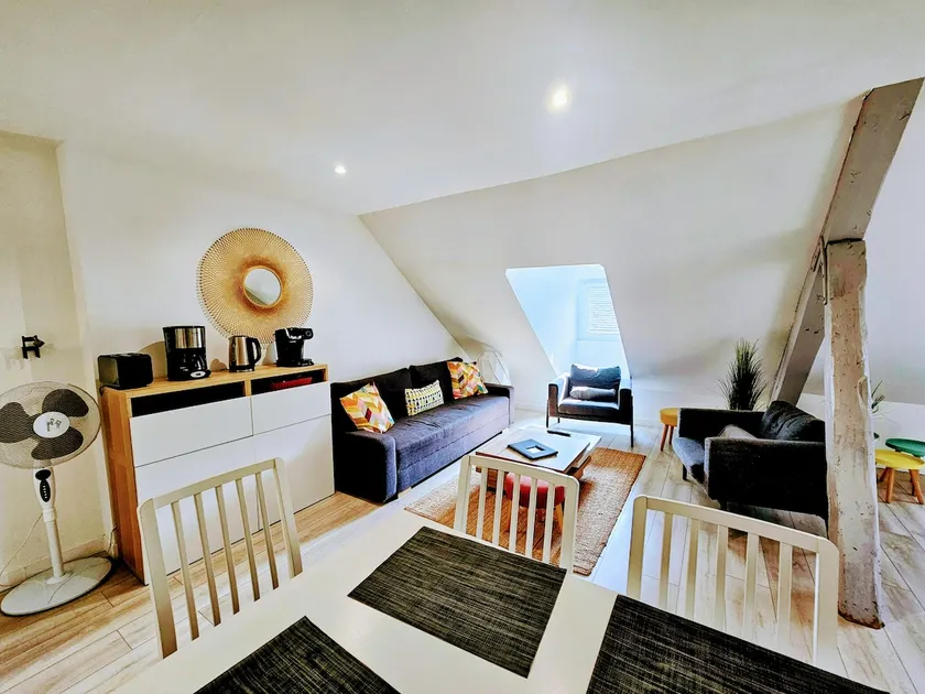 Private parking - Old town - Sleeps 7 by Beds76 - Image 1