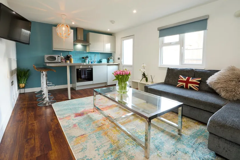 Luxury ♥️ 1 bed apartment Windsor Legoland Heathrow - Image 1