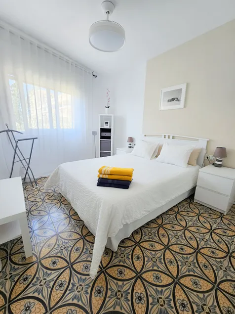 Spacious and comfortable apartment, Terrace + FastWiFi - Image 1