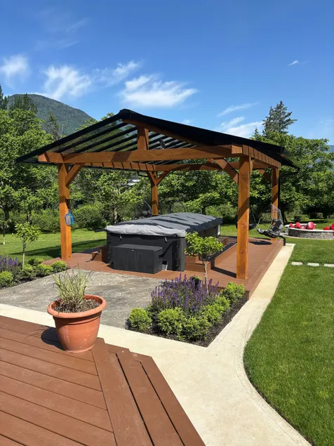Country Escape with Massive Hot Tub - Image 1