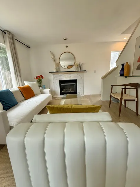 Newly remodeled beautiful Haven near airport! - Image 1