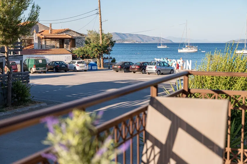 Seaside studio in Ireo with a breathtaking view - Image 1