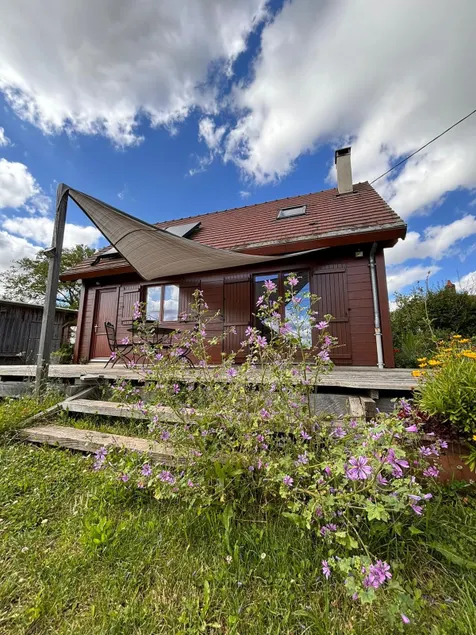 Country house with enclosed garden and terrace - Image 1