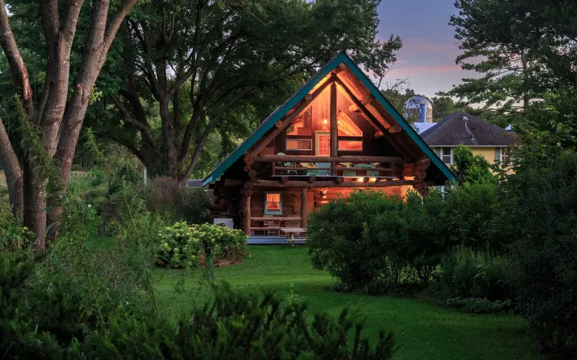 A Family Size Log Cabin in Leon Valley - Image 1