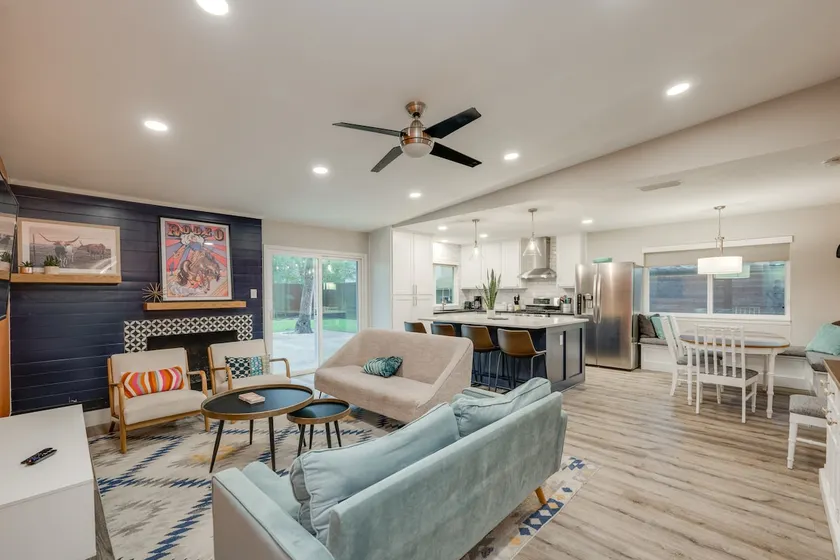 The South Austin Social Retreat | 5BR · 10 Guests - Image 1