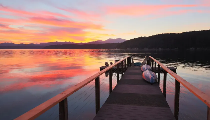 Hood Canal Resort in Union, WA #1 Vacation Rentals - Image 1