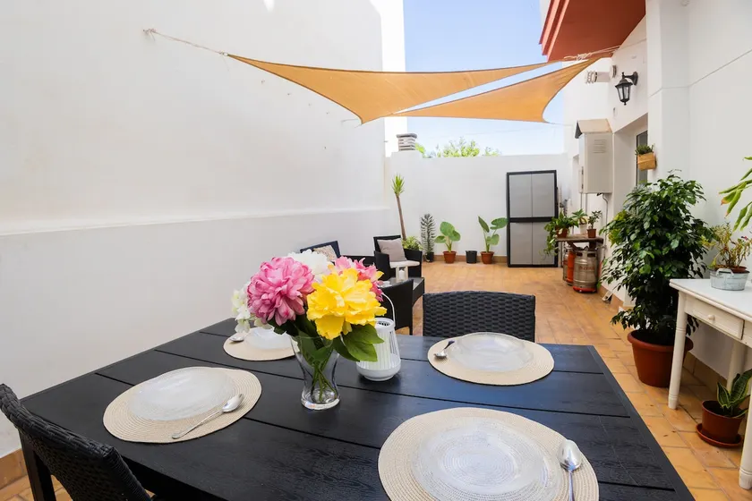 Fantastic 3 bedroom apartment in the center - Image 1