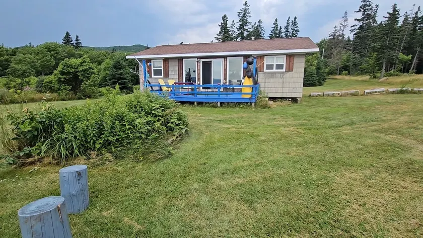 Ocean Front Cottage on Cabot Trail - Image 1