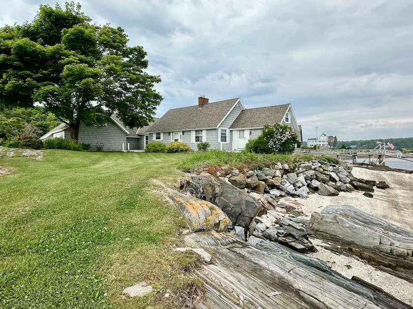 The Cribstone Cottage on Bailey Island - Image 1