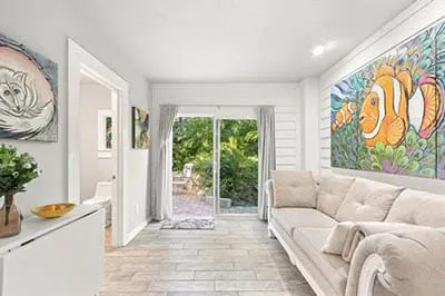 Art Studio Space – Quiet – Walk to Beach - Image 1