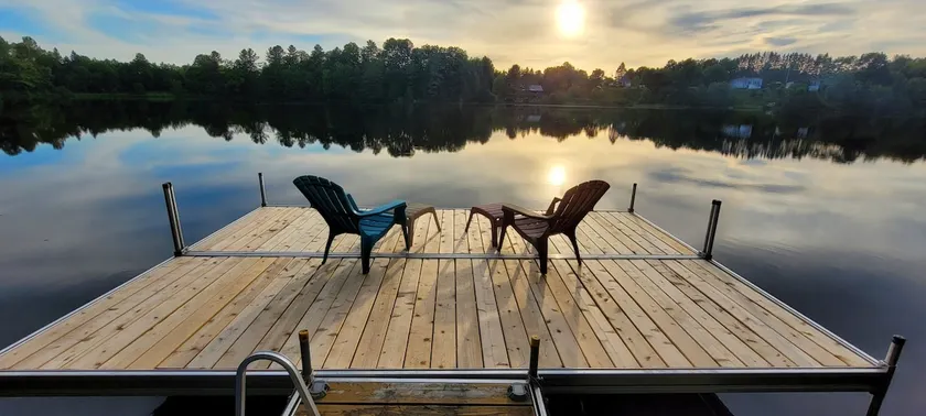 Magnifique updated lakefront chalet (CITQ #300310) - Image 1