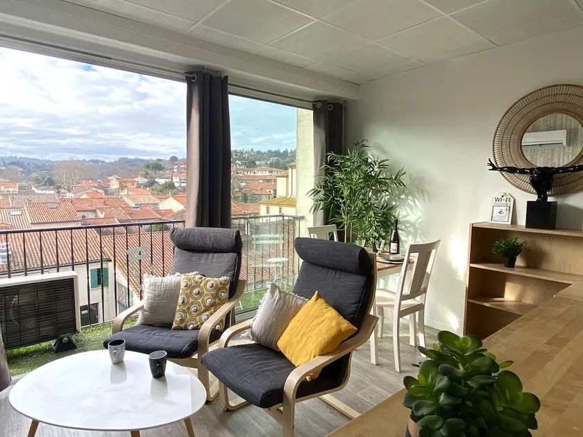 Air Cond apartment, local market and transport - Image 1