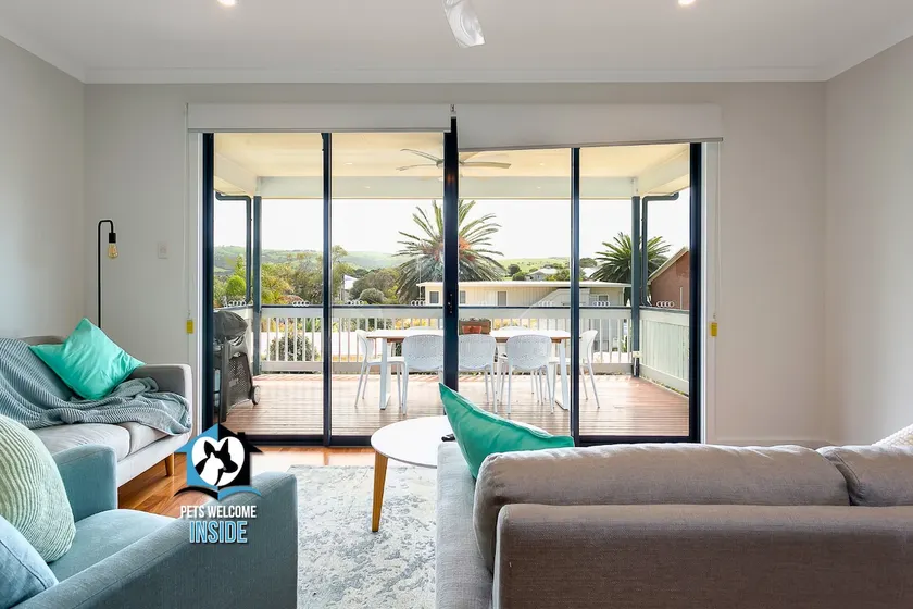 4BR Contemporary Coastal Home with Rural Outlook - Image 1