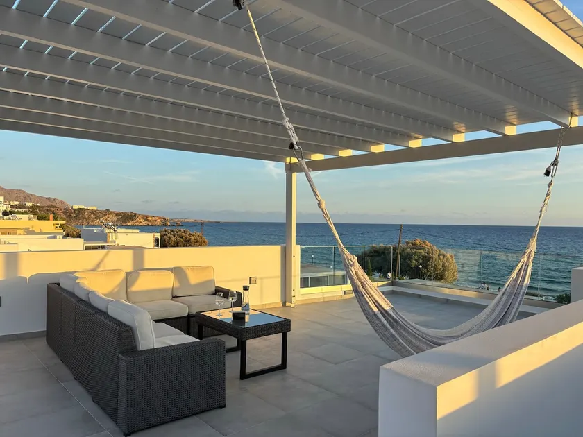 Sandy Beach Penthouse: Private Rooftop + Pool - Image 1