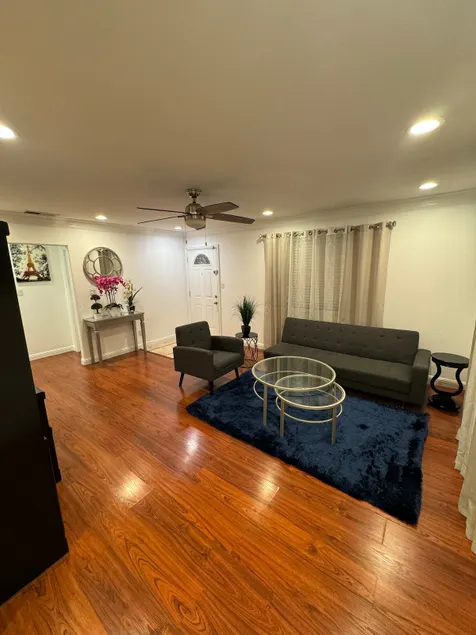 Hermosa Casa En Silicon Valley. ¡Buena ubicación! - Image 1