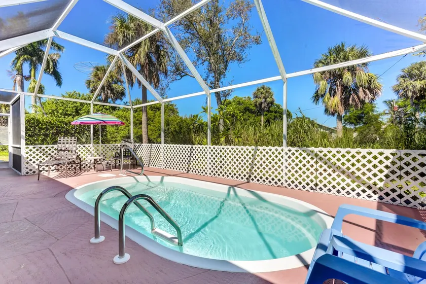 2BD Half Duplex Fort Myers - Private Swimming Pool - Image 1