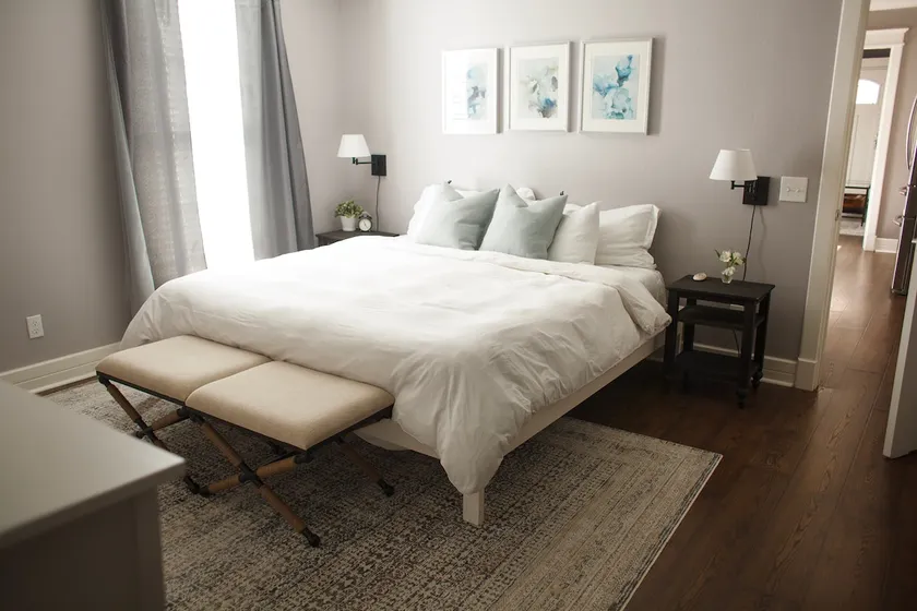 GRACE HOUSE: Luxury King Bed Retreat| OU Campus - Image 1