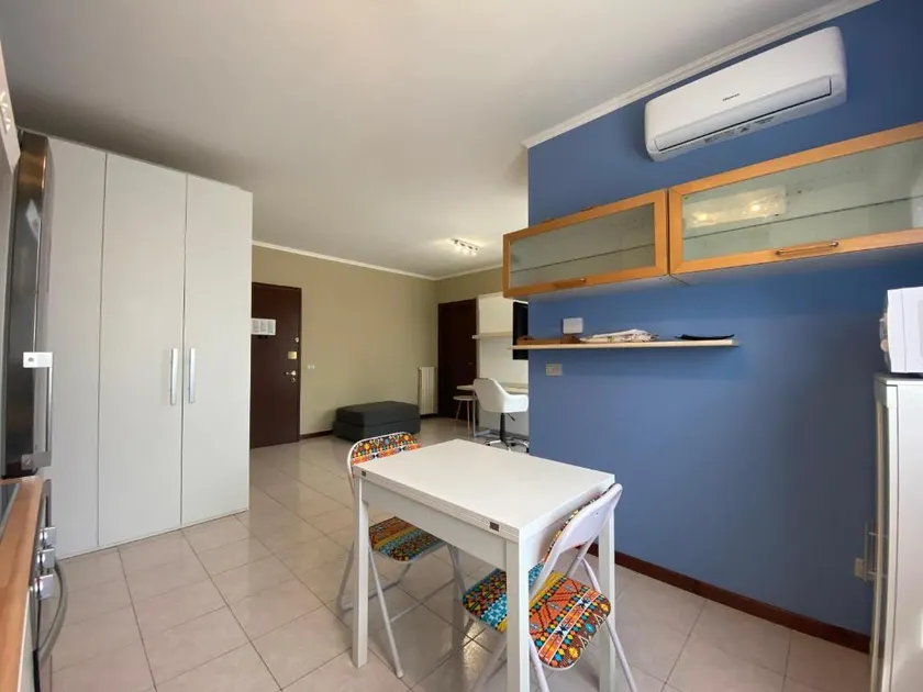 Chicco Light - Appartamento low cost per soggiorni brevi Vercelli Wi-Fi - Cinelli Apartment - Image 1
