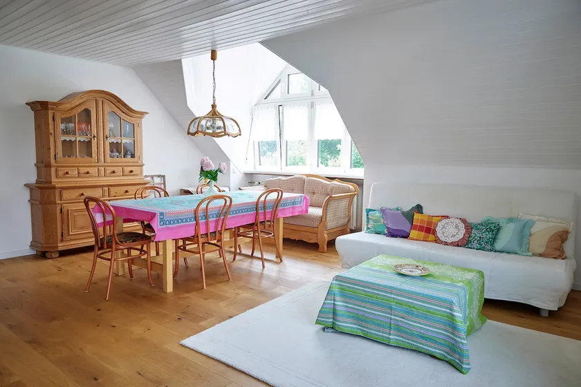 Sunshine Chalet / King Size Bed - Image 1