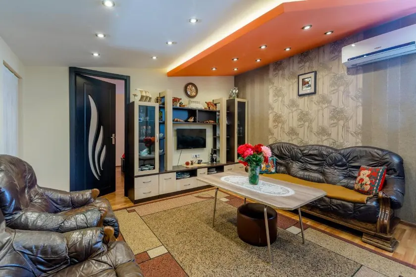 2BR Apt in Gori Center Near Stalin Museum - Image 1