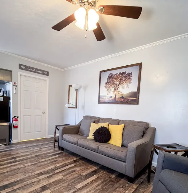 Bourbon Oak Hideaway 2 - Image 1