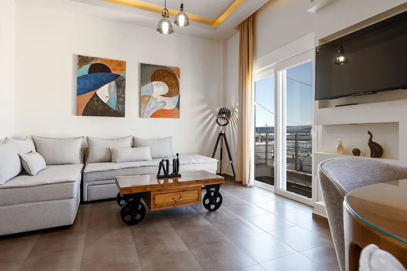 Ioanna Bayview Luxury Apartment 2BDR - Image 1