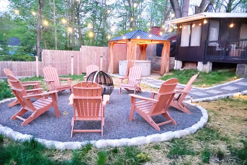 Serenity Creek: Waterfront w/Jacuzzi & Woodstove - Image 1