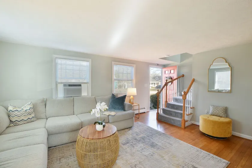 Pet Friendly Cape Cod home near beaches & golf! - Image 1