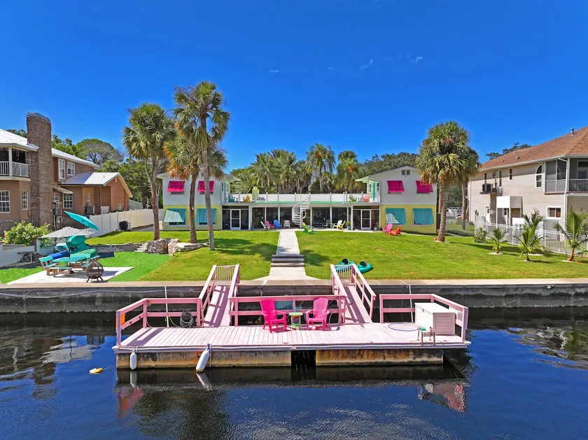 2. Keys bungalow on the Cotee River. - Image 1
