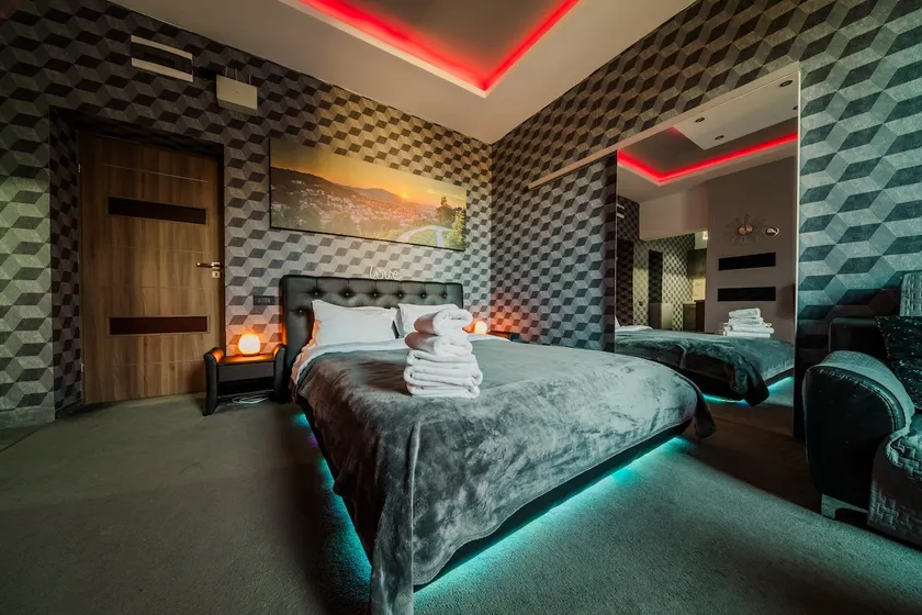 ”ROOM 21” A Unique Accommodation Experience! - Image 1