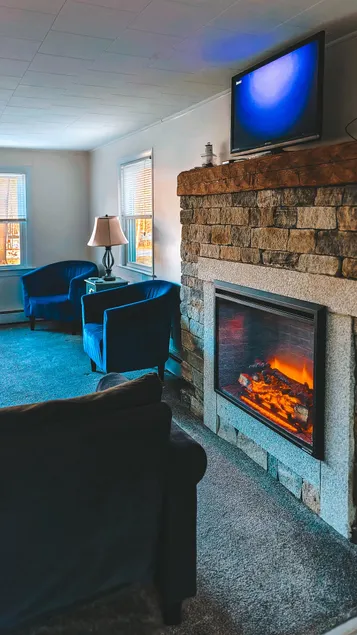 Cozy mountainside home for 8! - Image 1