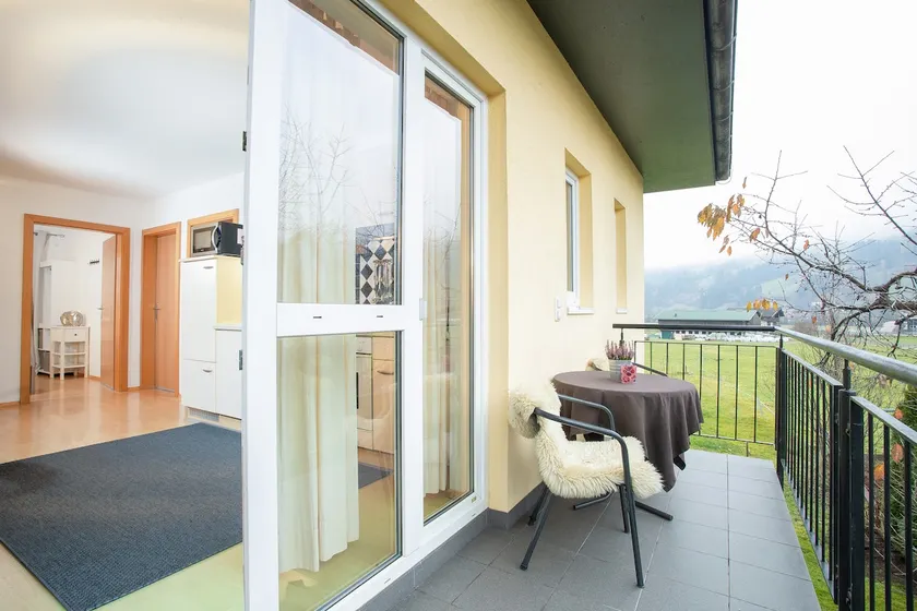 Apartment 2 (2-6 guests with balcony) - Image 1
