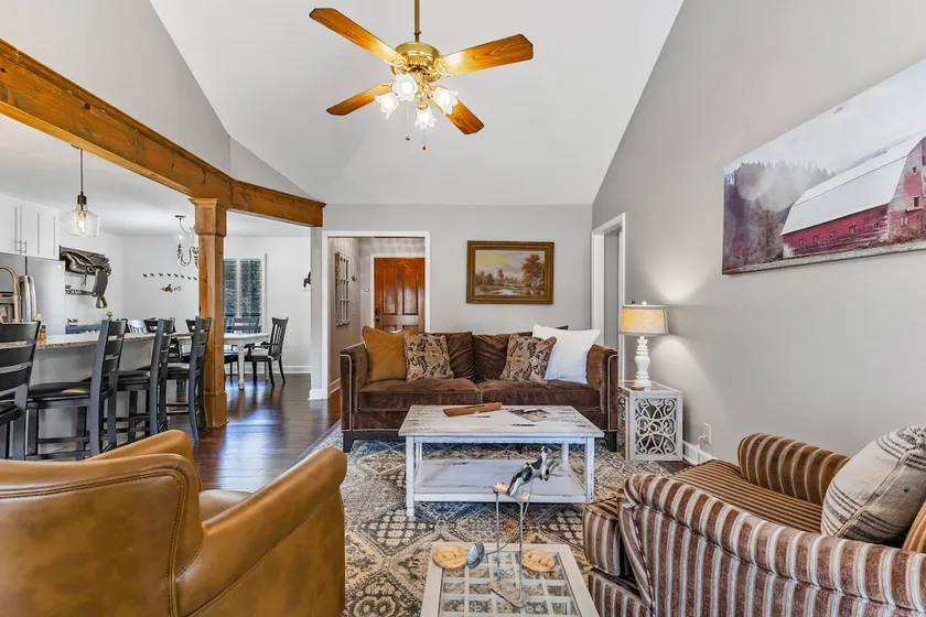The Clever Mule is a charming home- Great Location - Image 1
