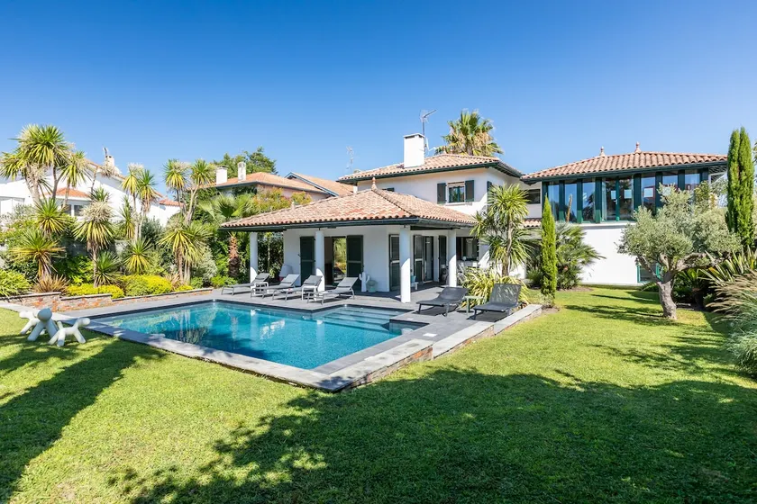 Cocoonr - Villa Julia - Superb Villa with Pool - Image 1