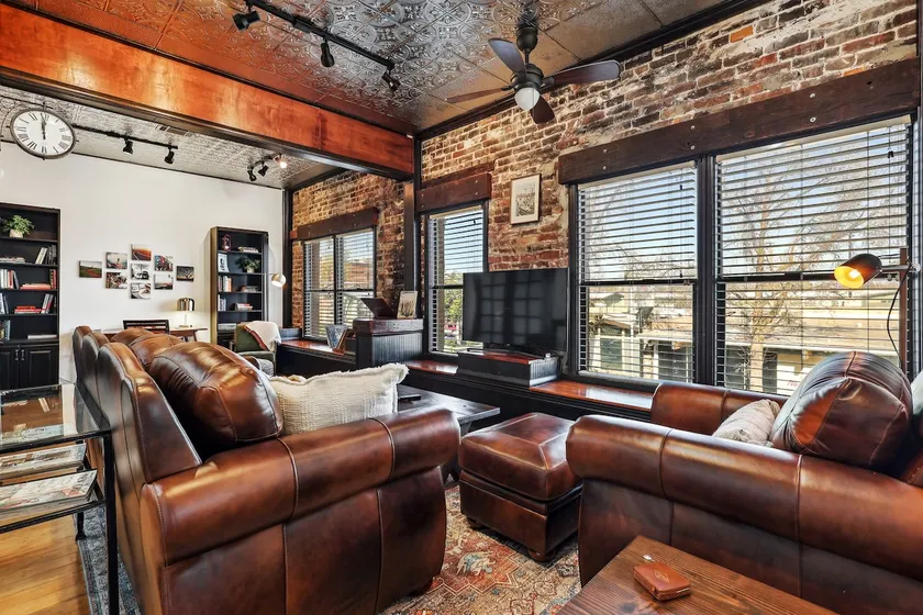 Modern Downtown Loft - Image 1