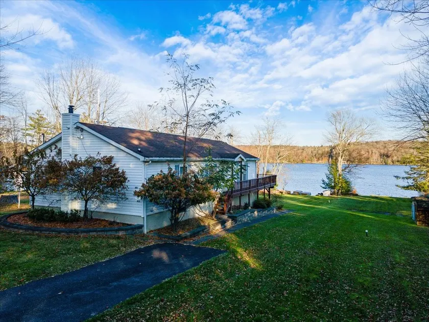 Catskills Lakefront with Hot Tub, Sauna and Theater - Image 1