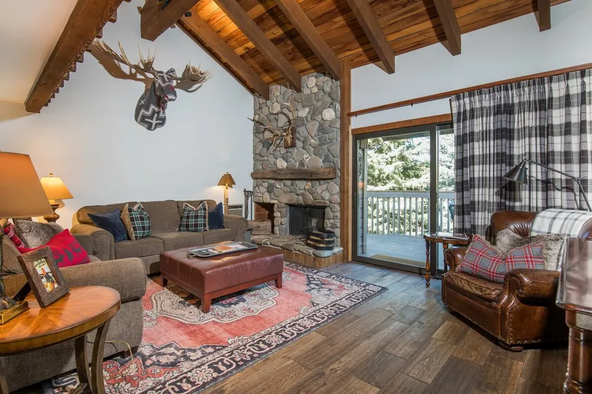 Sun Valley Resort amenities! End-Unit Townhome - Image 1