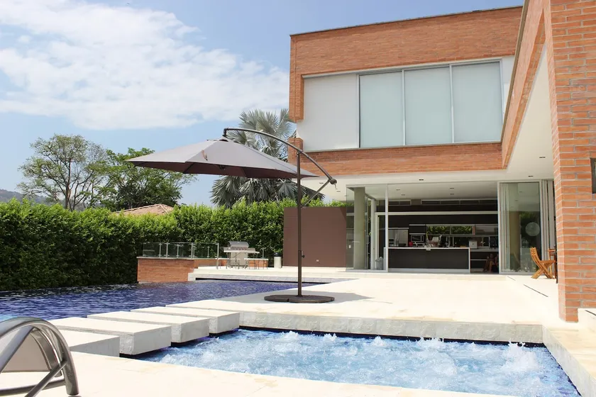 Beautiful House with a Pool in San Jeronimo Ant - Image 1