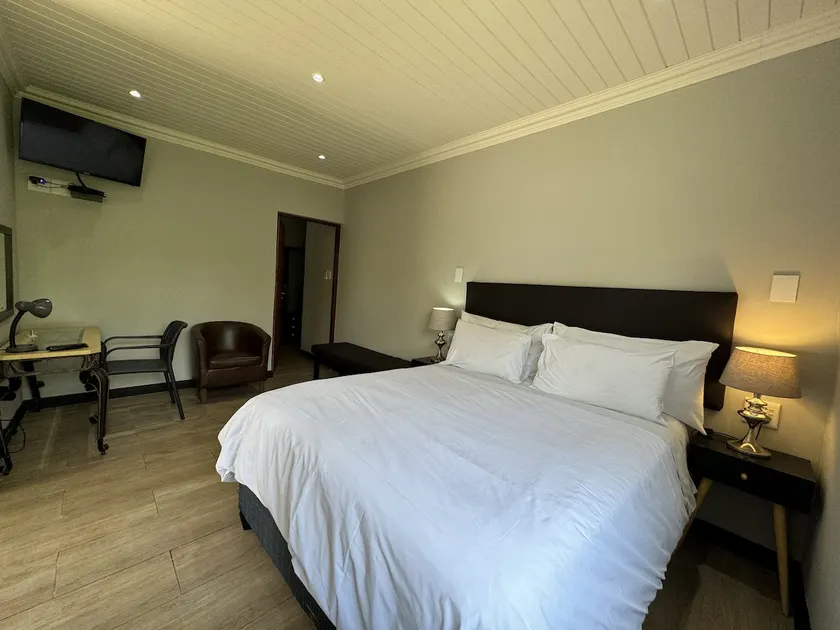 4 sleeper self catering family unit w/ sunny patio - Image 1