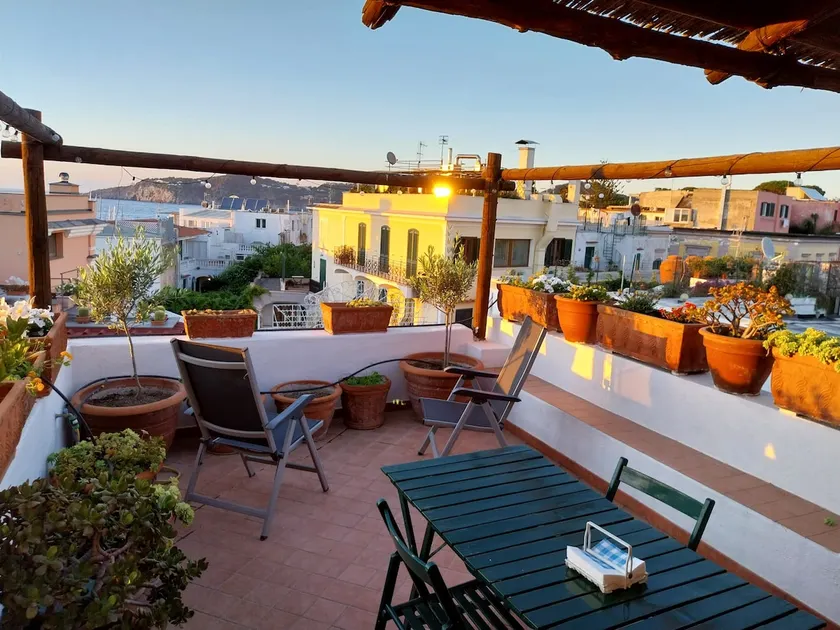 Terrace in the center of Forio - Image 1