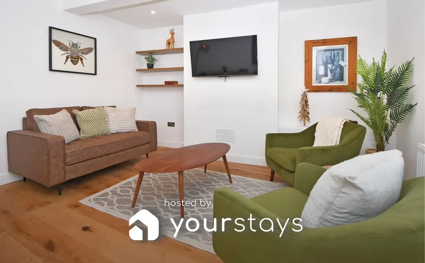 Chapel House by YourStays - Two bed cottage in Market Town of Sandbach, high end finish - Image 1