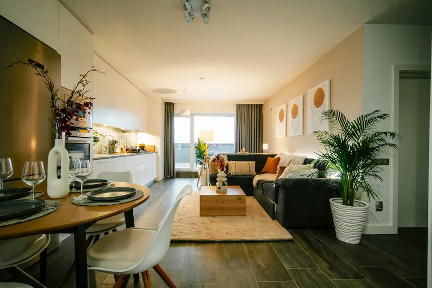 Penthouse in Center /w Queen Bed - Image 1